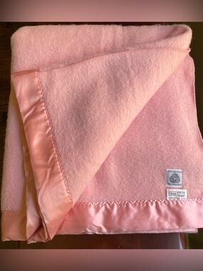Vintage Sears Pure Virgin Wool Blanket Pink Satin Trim 79x92 Made in Canada